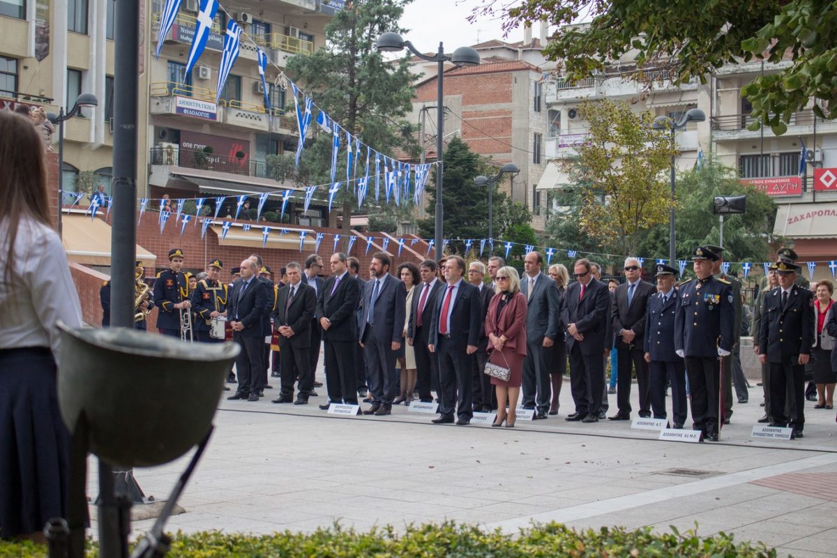 Κλικ από την κατάθεση στεφάνων της 28ης Οκτωβρίου (φωτο)