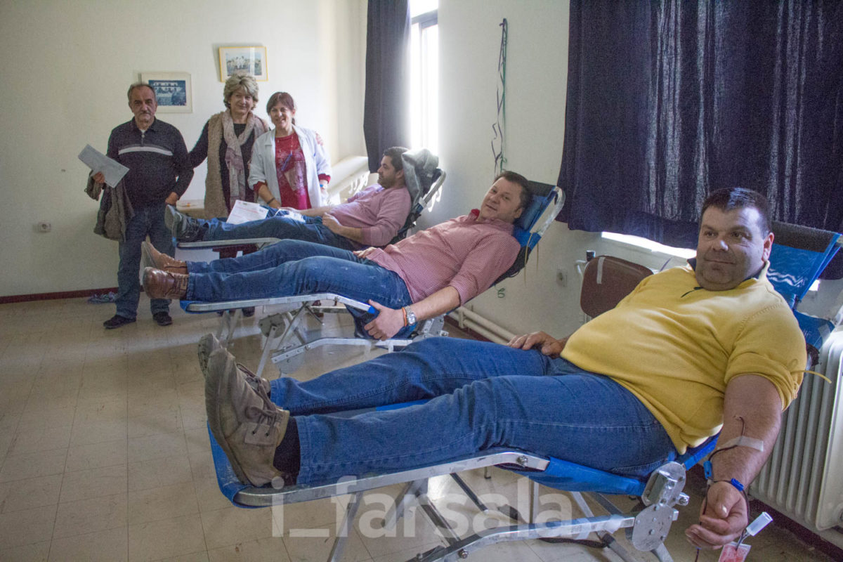 Τρίτεκνοι και φίλοι του Αιμοδοτικού πρόσφεραν Αίμα Ζωής στα Φάρσαλα