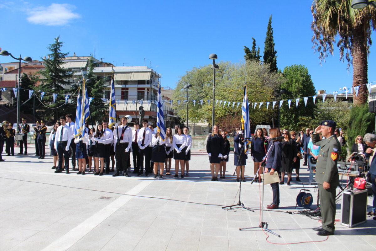 Φάρσαλα κατάθεση στεφανων για την 28η Οκτωβρίου 2025 -(Φωτό)